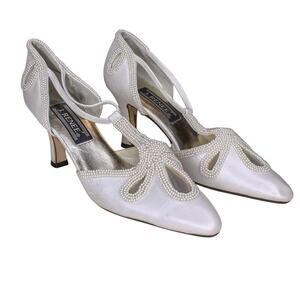 J Renee White T Strap Heels Faux Pearl Beads Pumps Event Wedding 8M